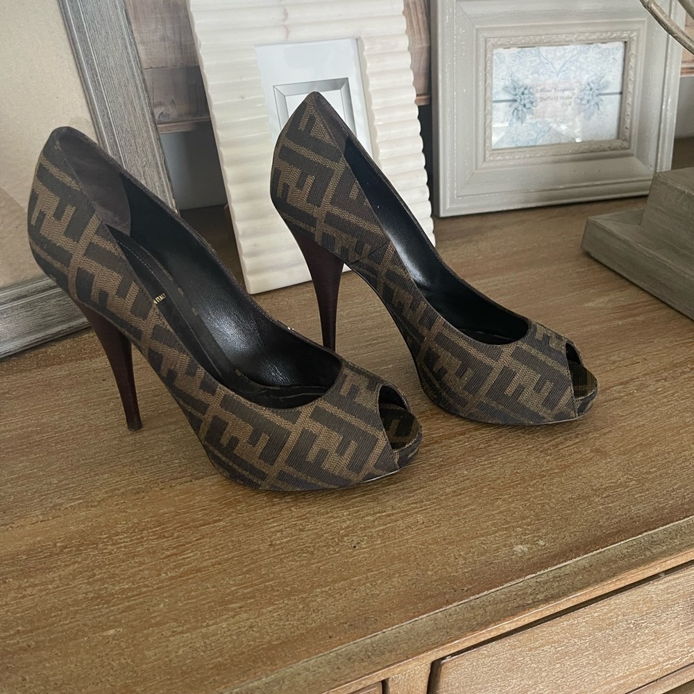 Fendi Zucca print pumps